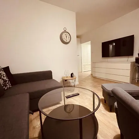 Exclusive Apartments, With Parking 아파트 슈체친